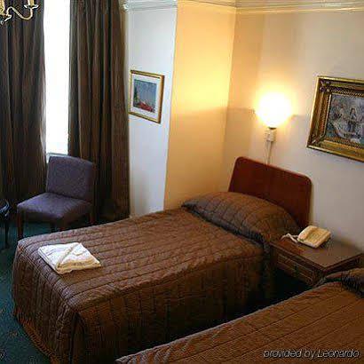 Courtlands Hotel AEGON International Zewnętrze zdjęcie
